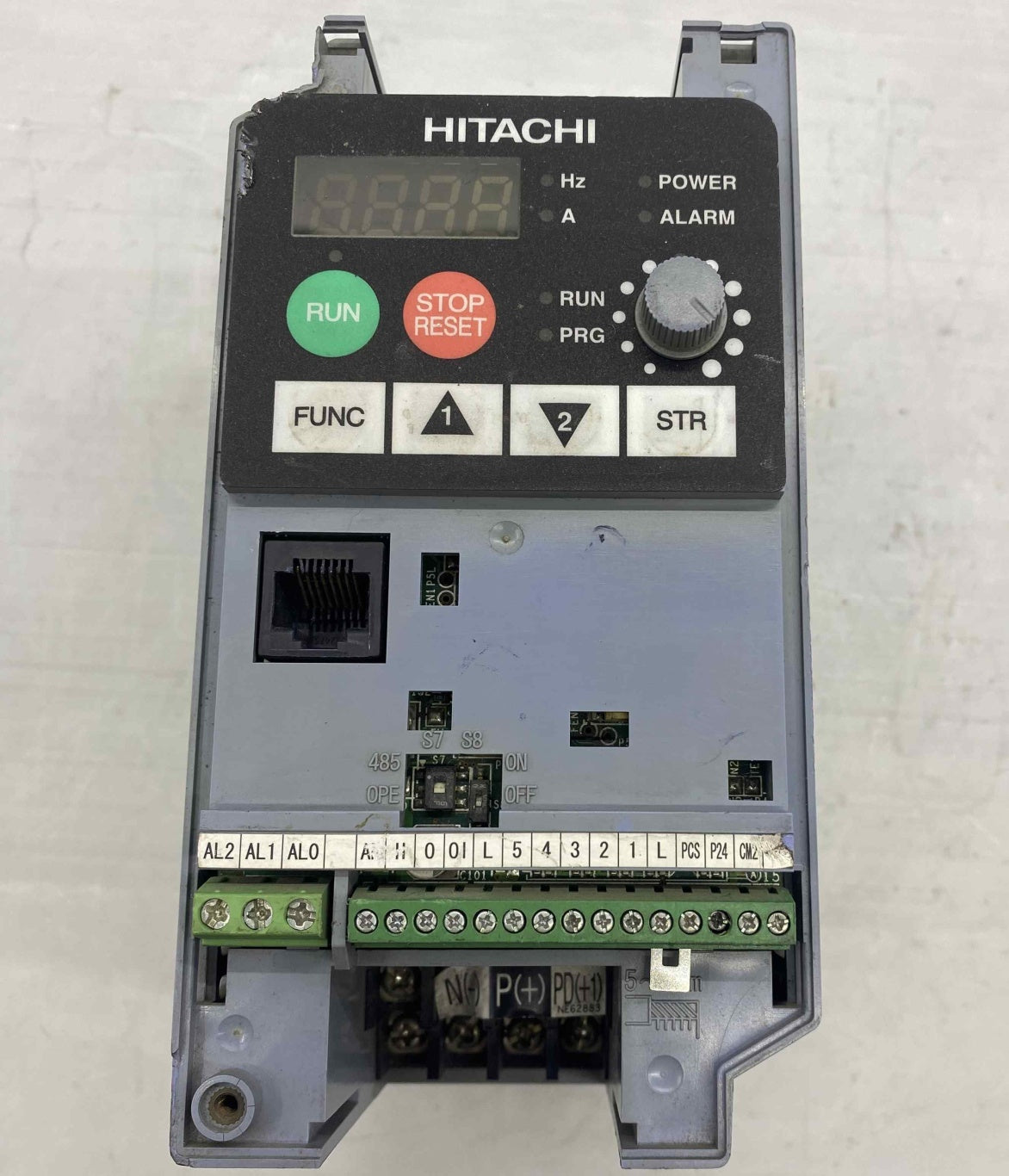 HITACHI X200-004SFEF  0.40KW 220V  SÜRÜCÜ