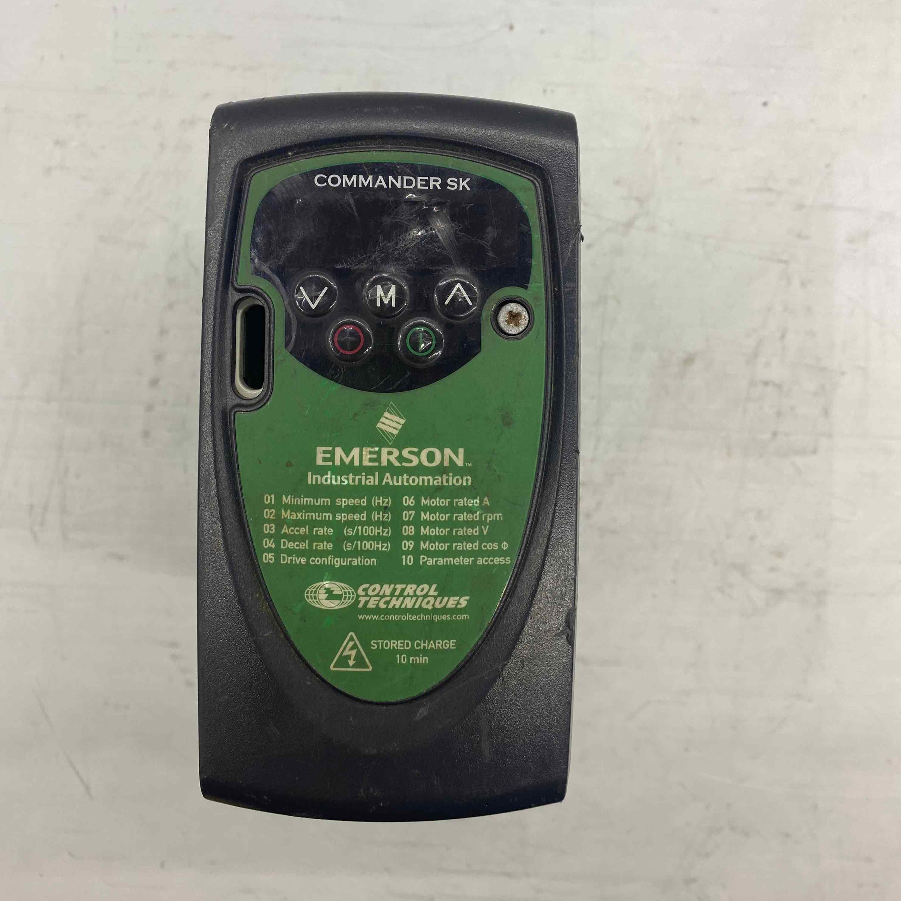 EMERSON SKA1200075 0.75KW 220V SÜRÜCÜ