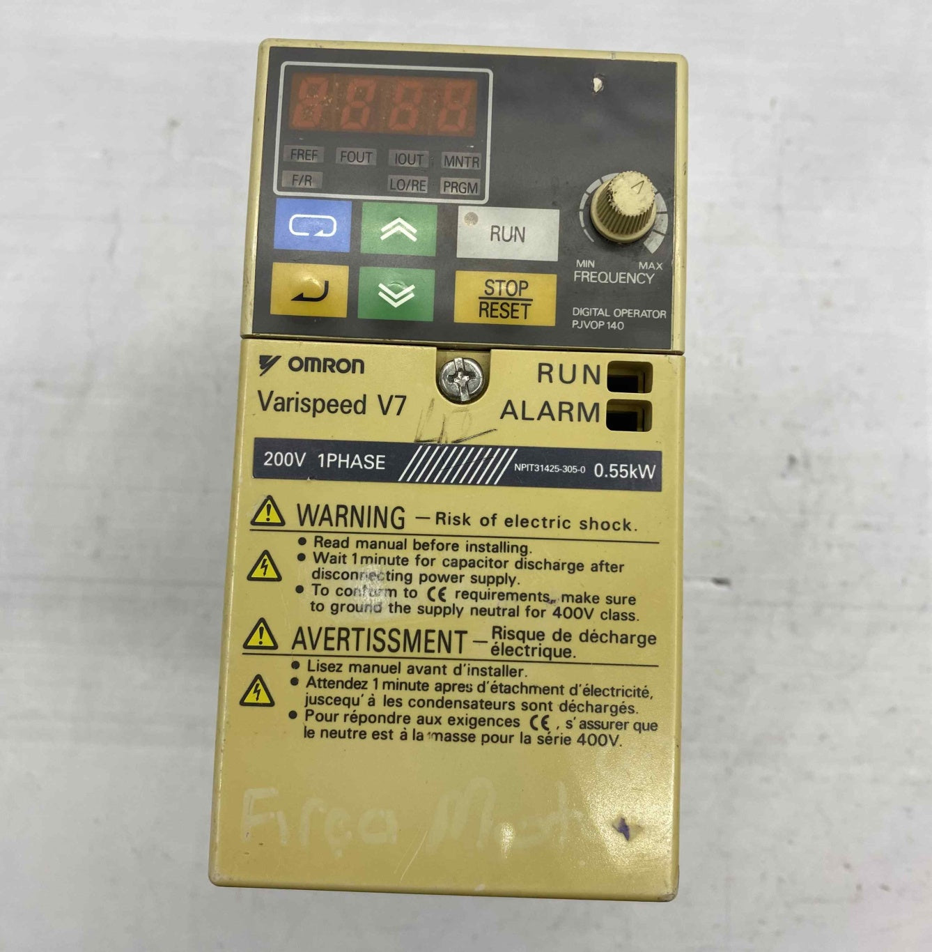OMRON CIMR-V7AZB0P4  0.55KW 220V  SÜRÜCÜ