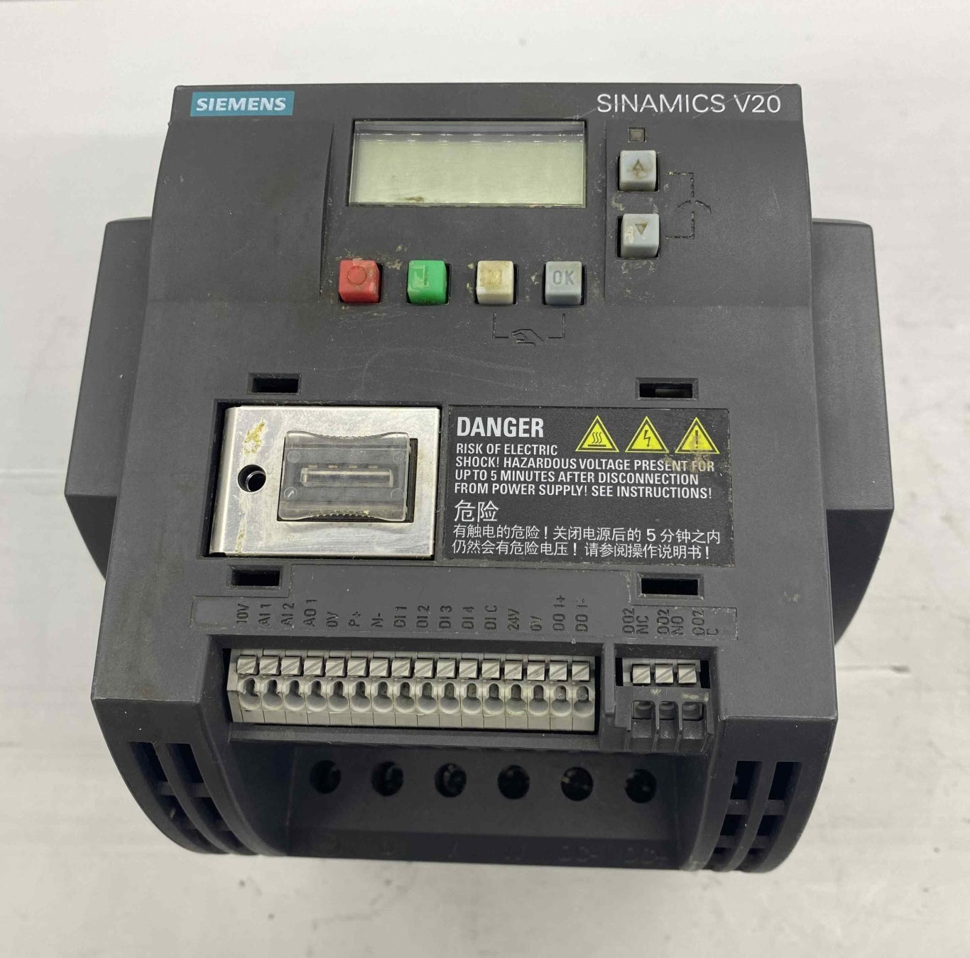 SIEMENS 6SE3 210-5BE23-0UV0 6SE3210-5BE23-0UV0 3KW 380V  SÜRÜCÜ