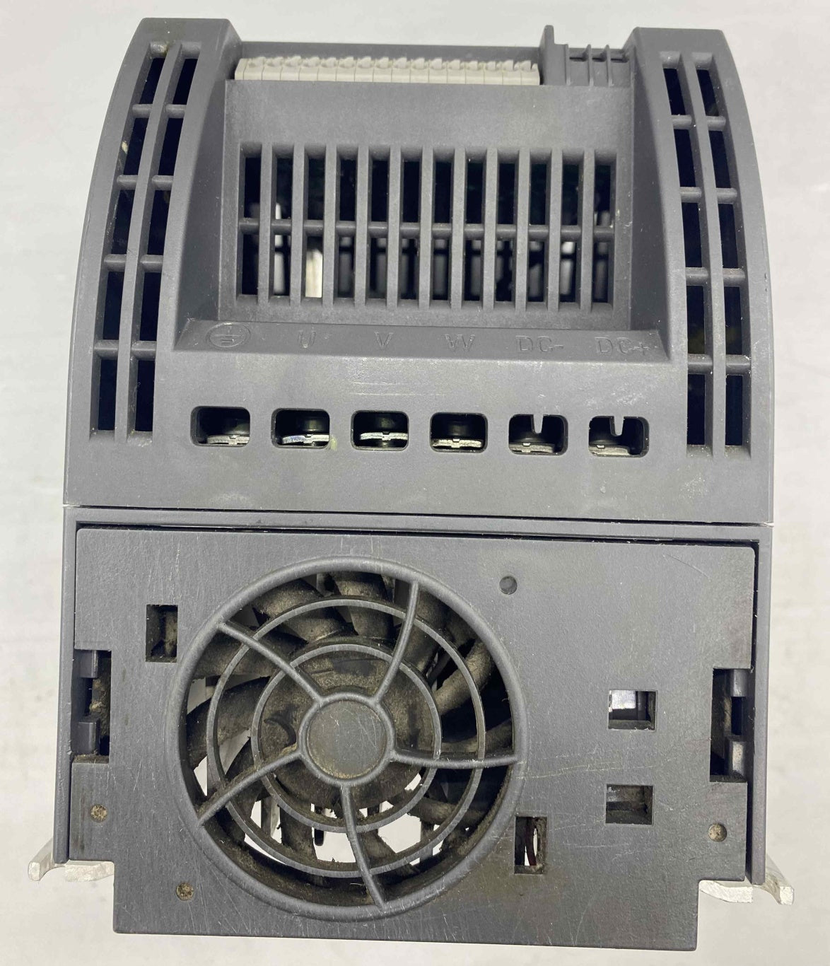 SIEMENS 6SE3 210-5BE23-0UV0 6SE3210-5BE23-0UV0 3KW 380V  SÜRÜCÜ