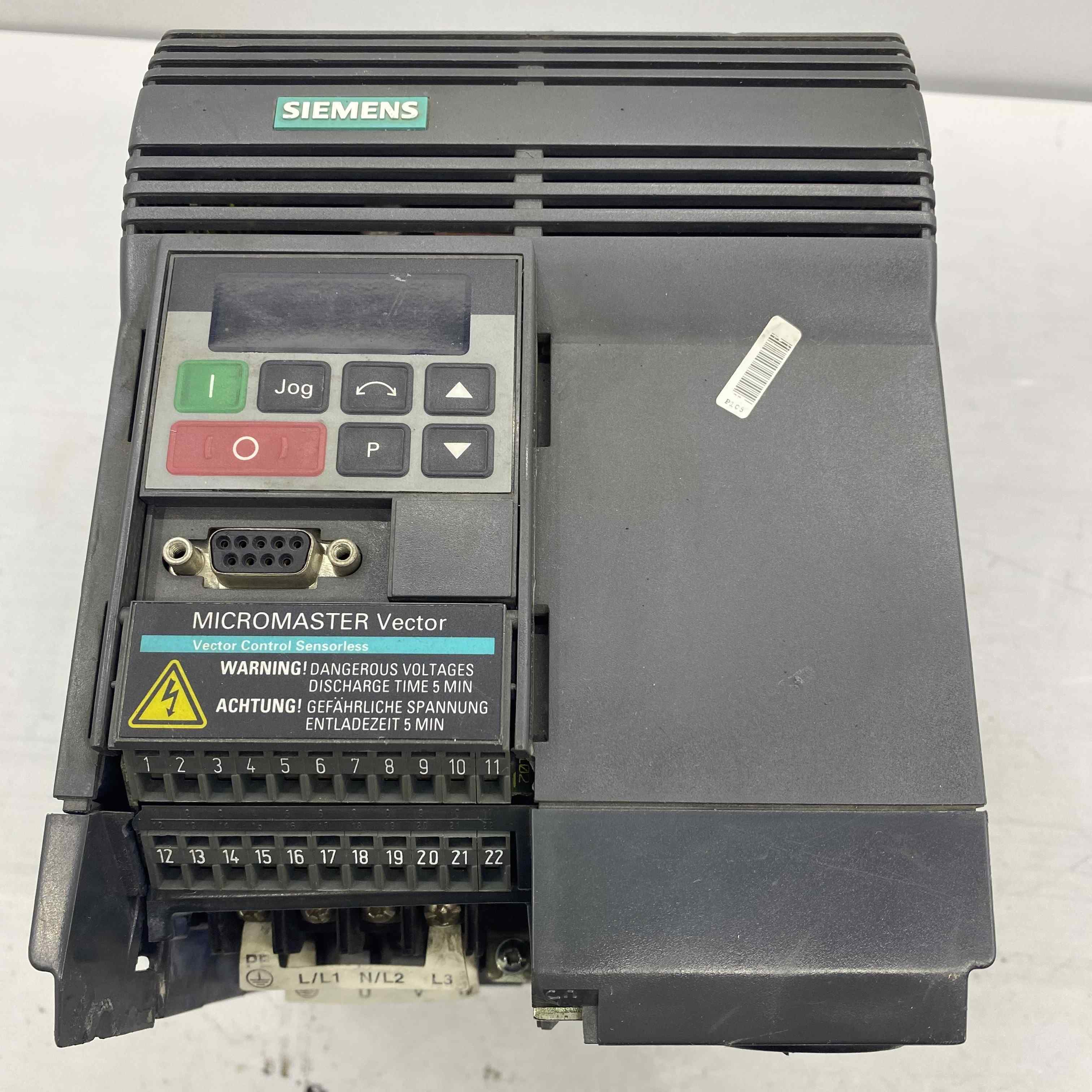 SIEMENS 6SE3217-3DB40 3KW 380V SÜRÜCÜ