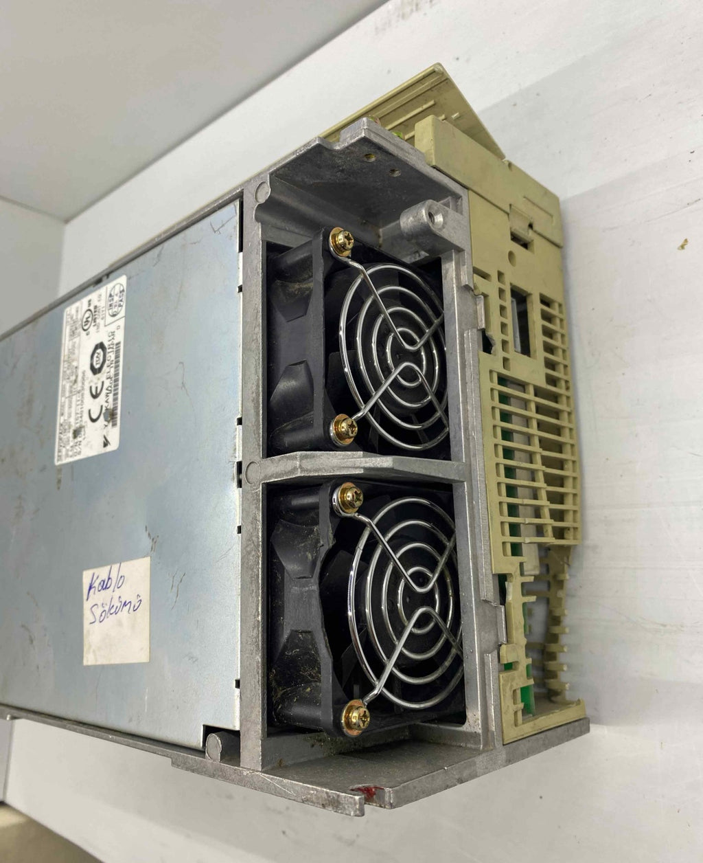 YASKAWA SGDH-30DEY12 3KW 380V SERVO SÜRÜCÜ