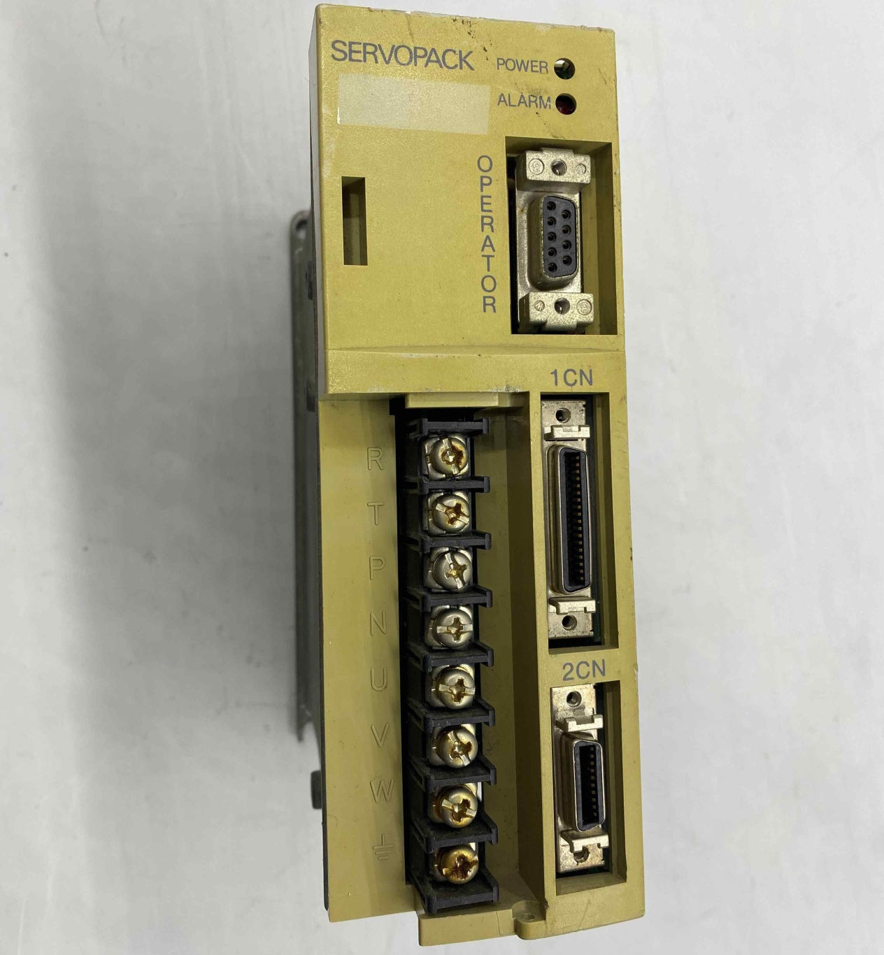 YASKAWA SGDA-01AP  0.1KW 220V SERVO SÜRÜCÜ