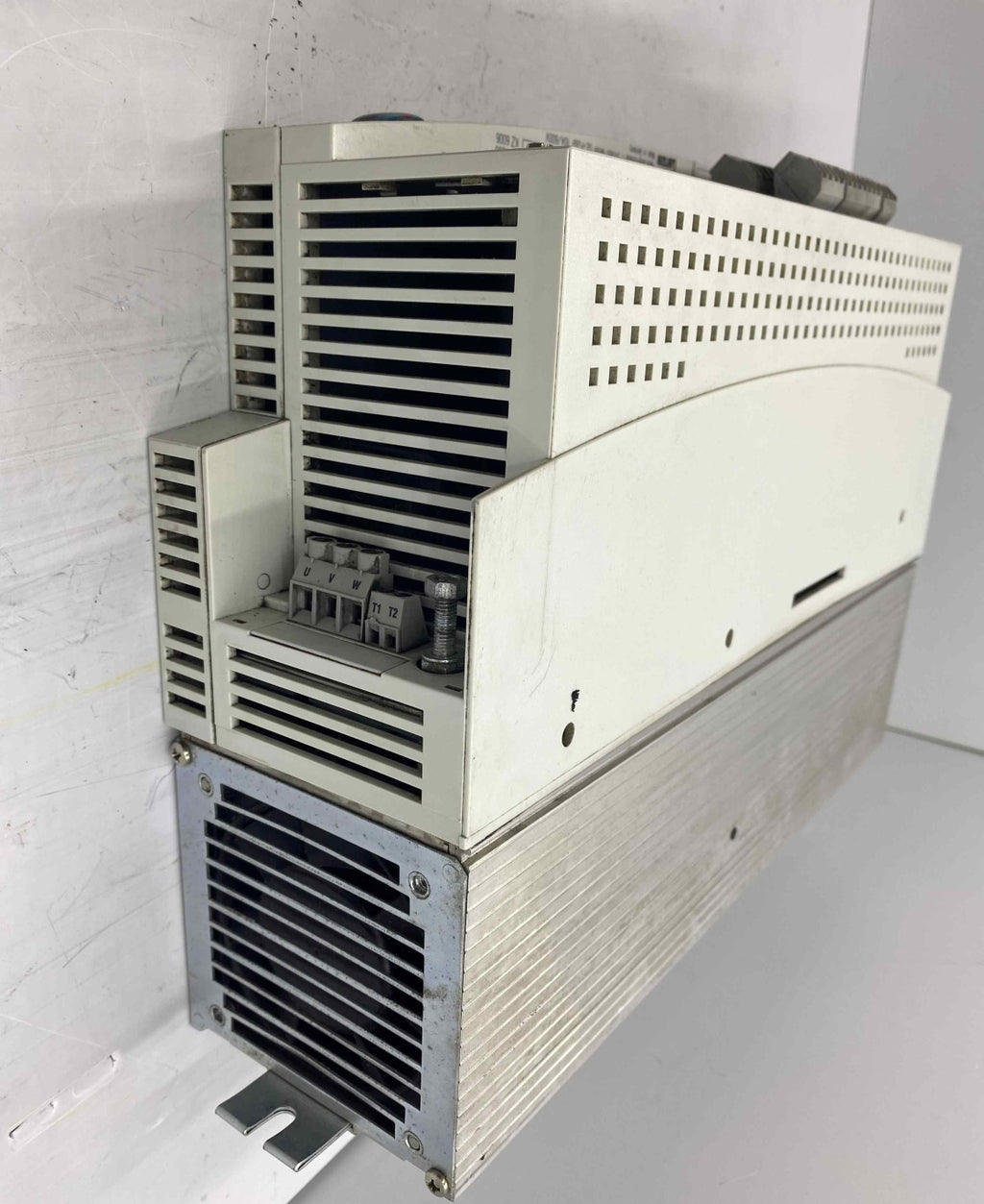 LENZE EVS9324-EP 3KW 380  SERVO SÜRÜCÜ