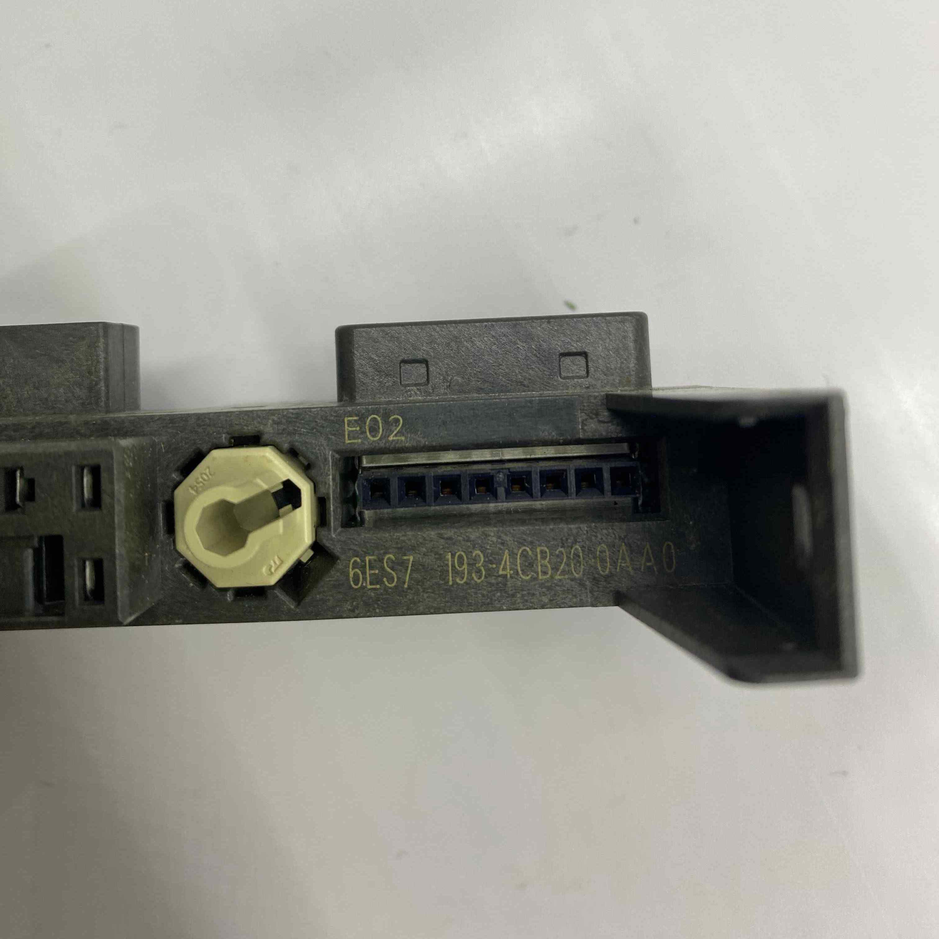 SIEMENS 6ES7 193-4CB20-0AA0   PLC TERMİNAL BLOK