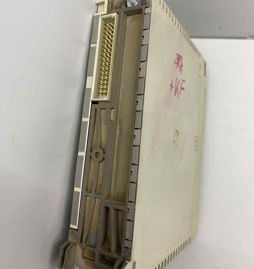 SCHNEİDER TSX P57302  PLC