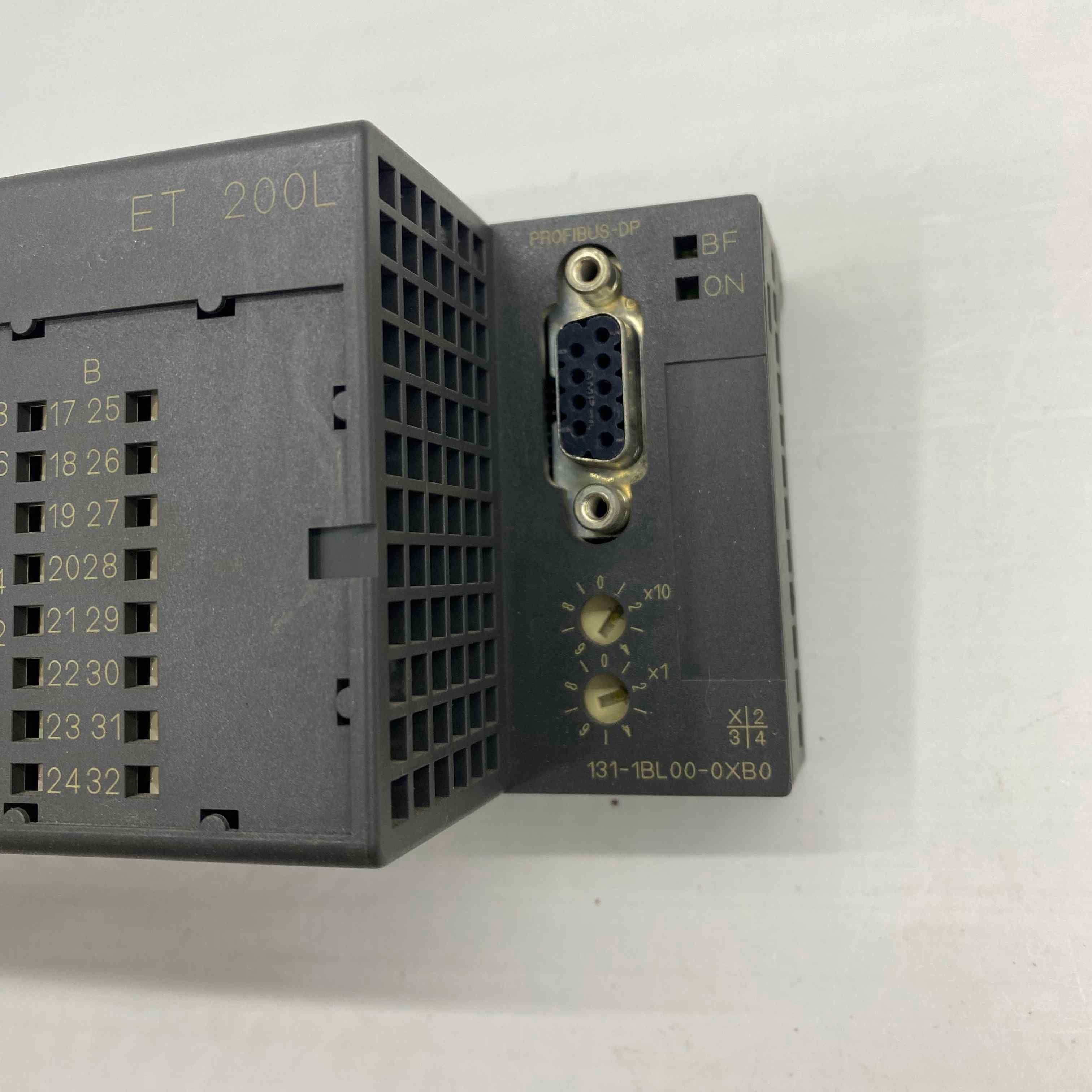 SIEMENS 6ES7 131-1BL00-0XB0  PLC