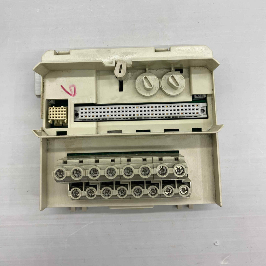 ABB 3BSE013235R1  PLC TERMİNAL BLOĞU