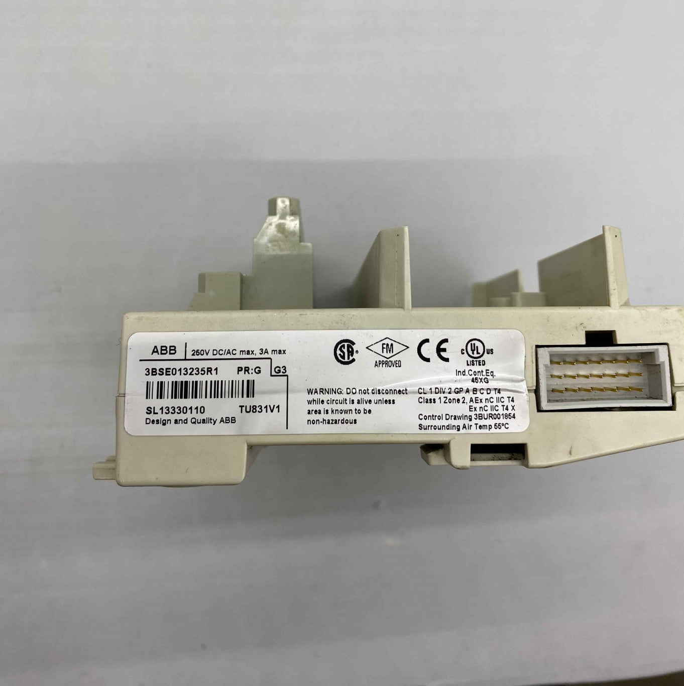 ABB 3BSE013235R1  PLC TERMİNAL BLOĞU