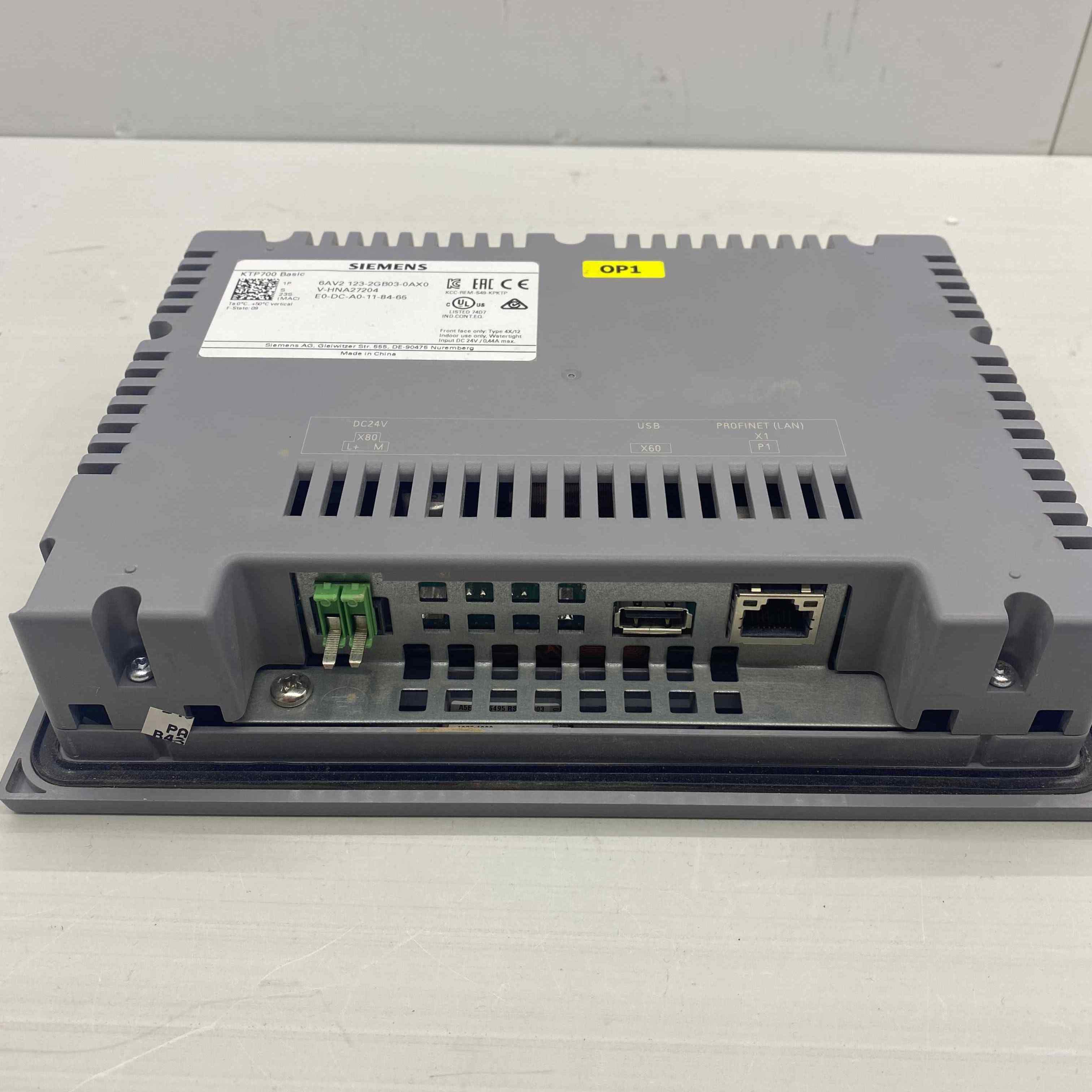 SIEMENS 6AV2123- 2GB03-0AX0   KTP700 BASIC EKRAN