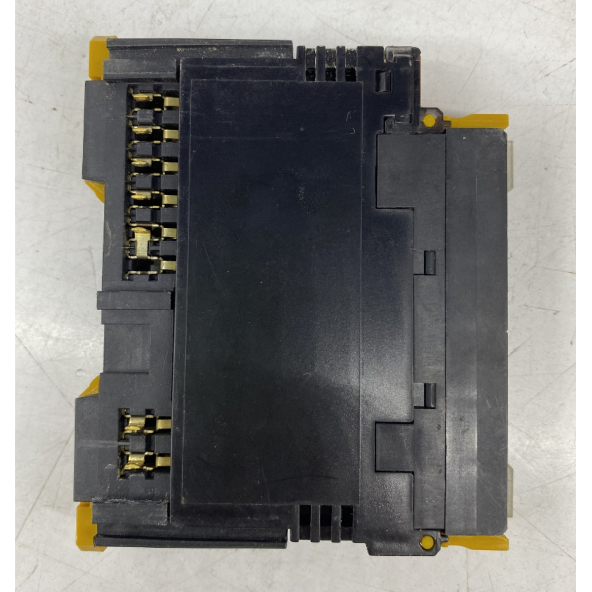 OMRON GRT1-ID8-1 PLC