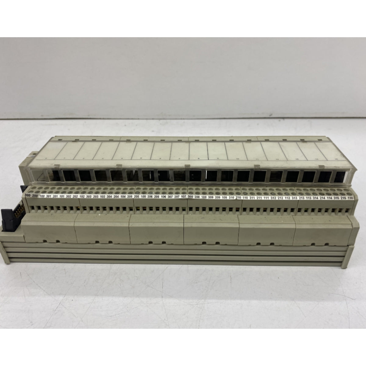 SCHNEIDER ABE7-R16T330 ROLE