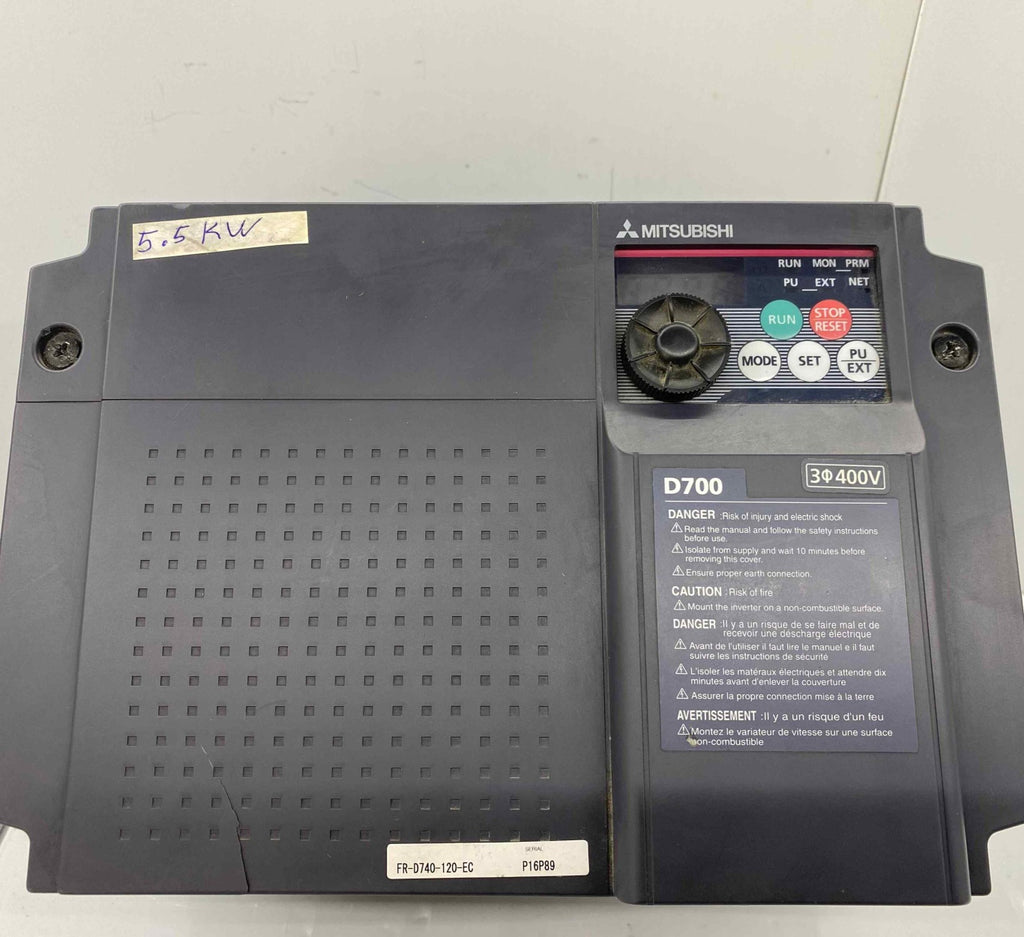MITSUBISHI FR-D740-120-EC  400V 5.5KW  SERVO SÜRÜCÜ