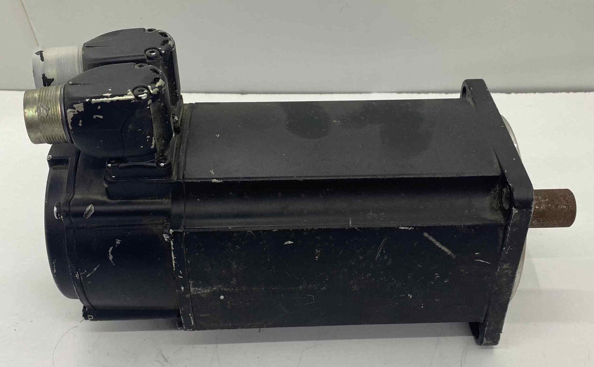 INDRAMAT REXROTH MSK050C-0600-NN-M1-UPO-NNNN SERVO MOTOR