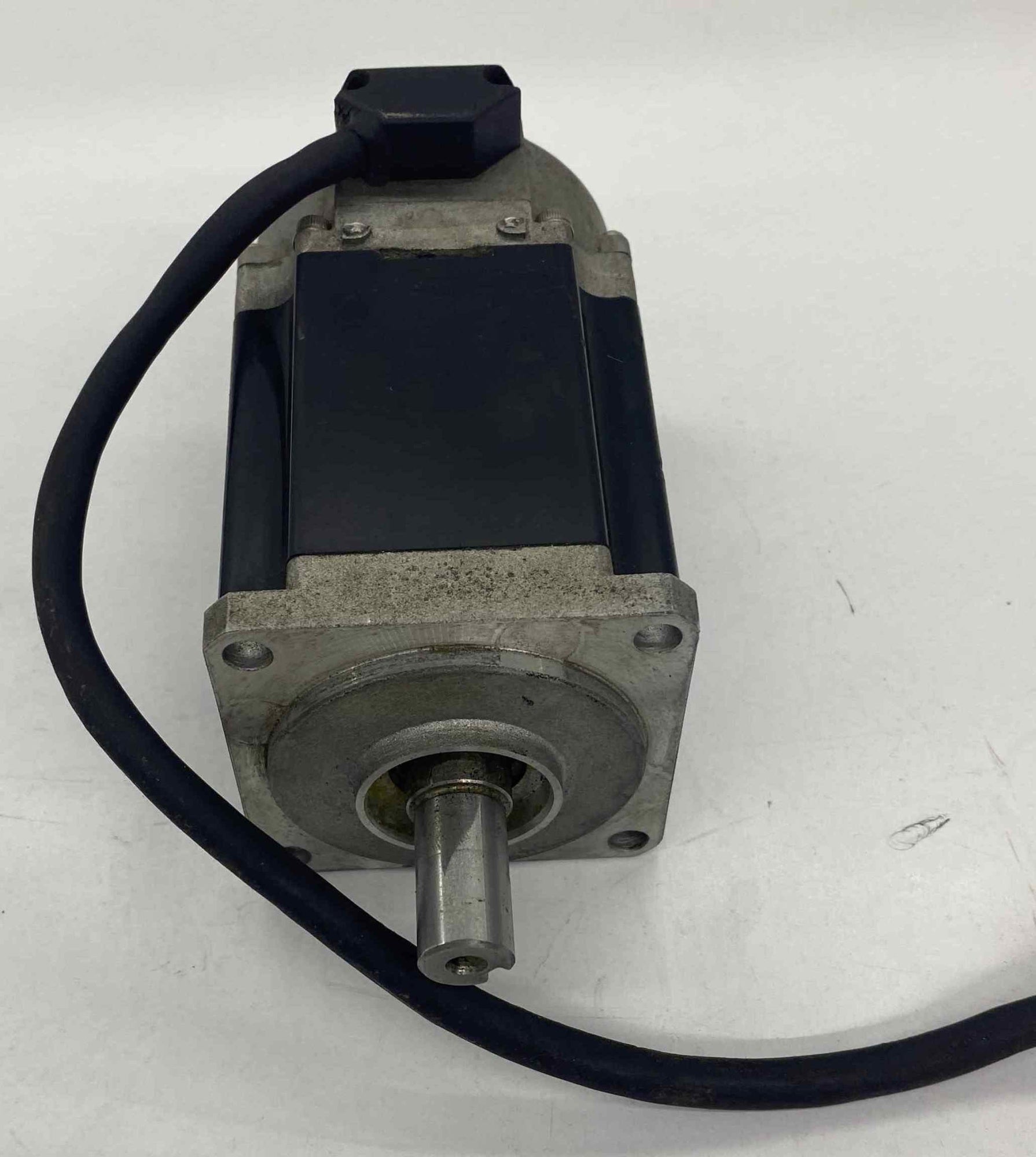 ALLEN BRADLEY [TL-A230P-BJ32AA]  SERVO MOTOR