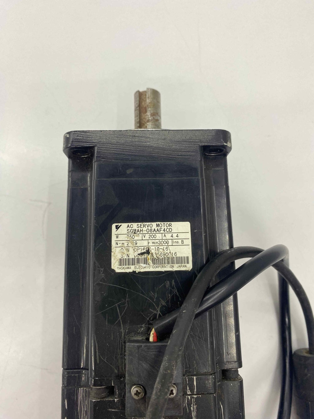 YASKAWA [SGMAH-08AAFCD]  SERVO MOTOR