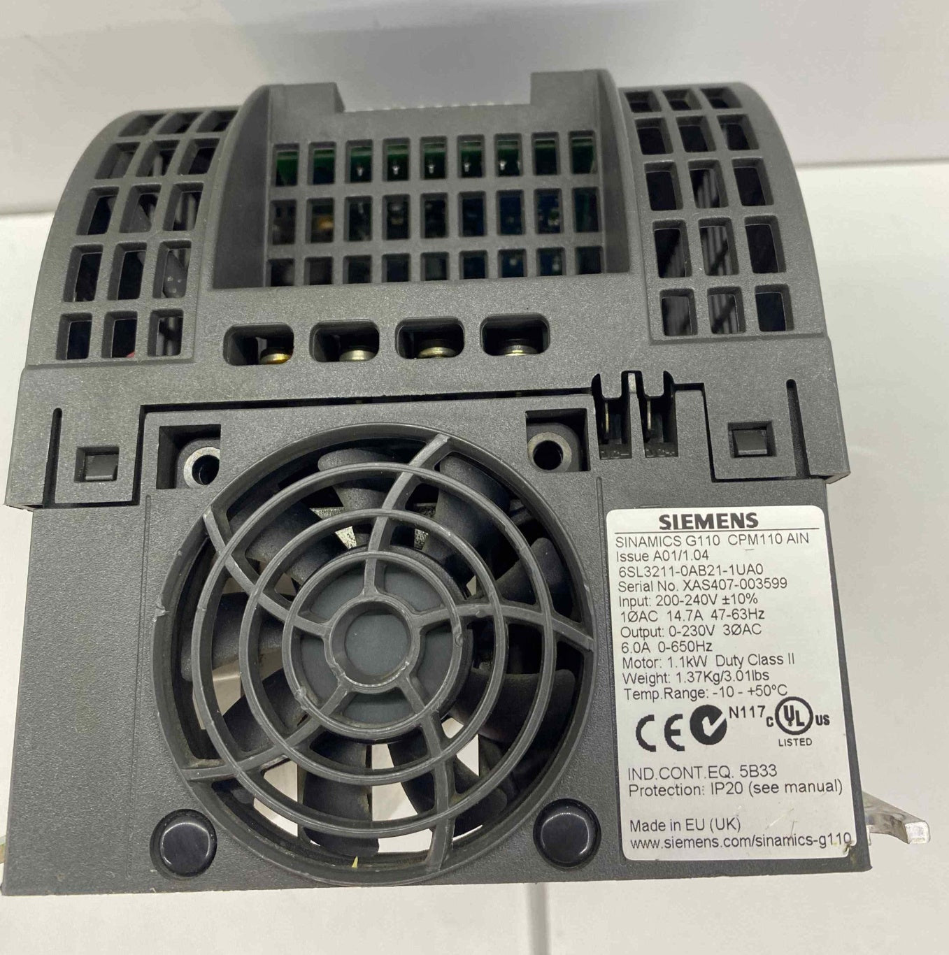 SIEMENS 6SL3 211-0AB21-1UA0 6SL3211-0AB21-1UA0 240V 1.1KW   SÜRÜCÜ