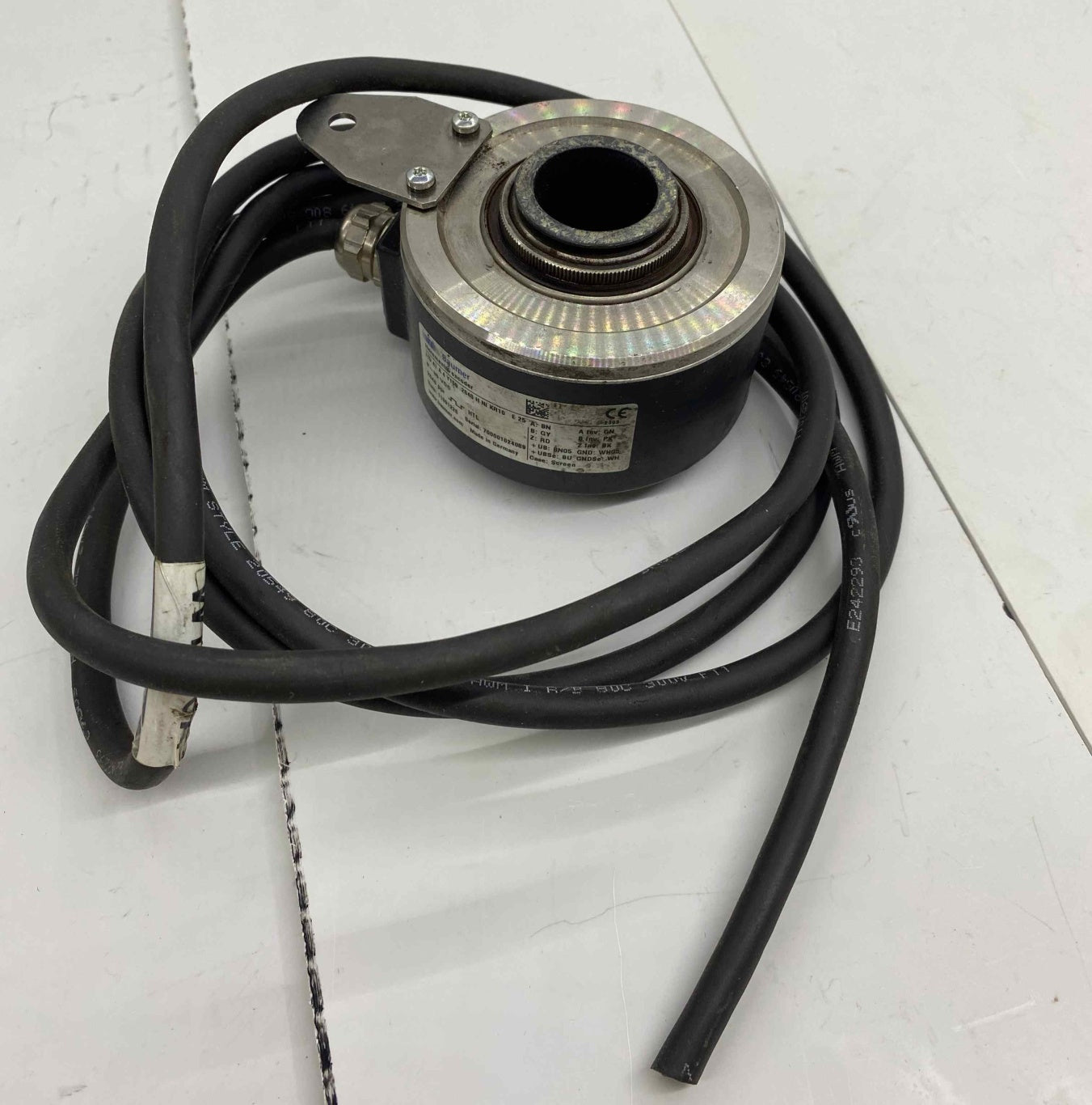 BAUMER ITD 41 A 4 Y100 2048 H NI KR10 E 25  ENCODER