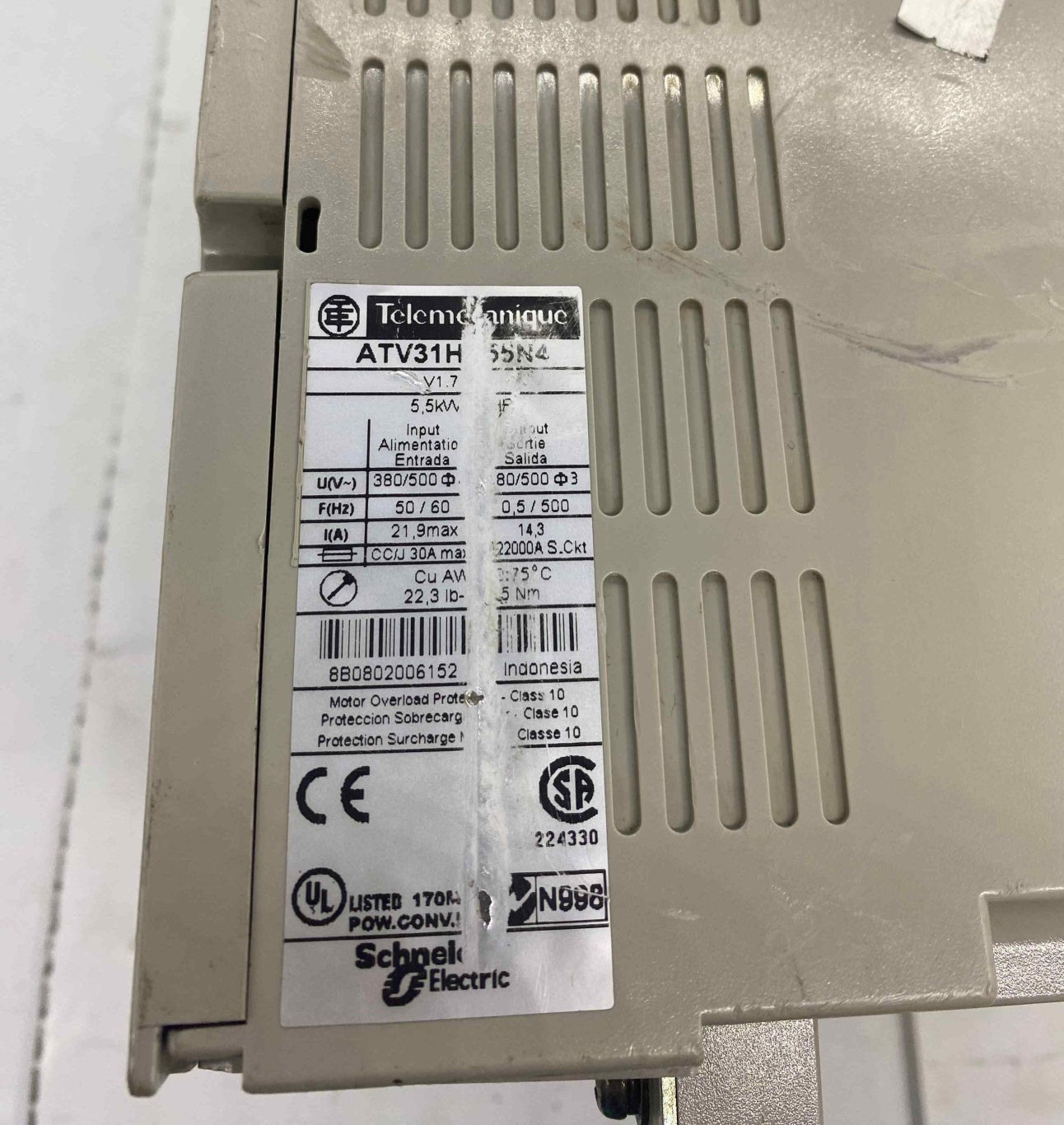 TELEMECANİQUE ATV31HU55N4  380V 5.5KW  SÜRÜCÜ