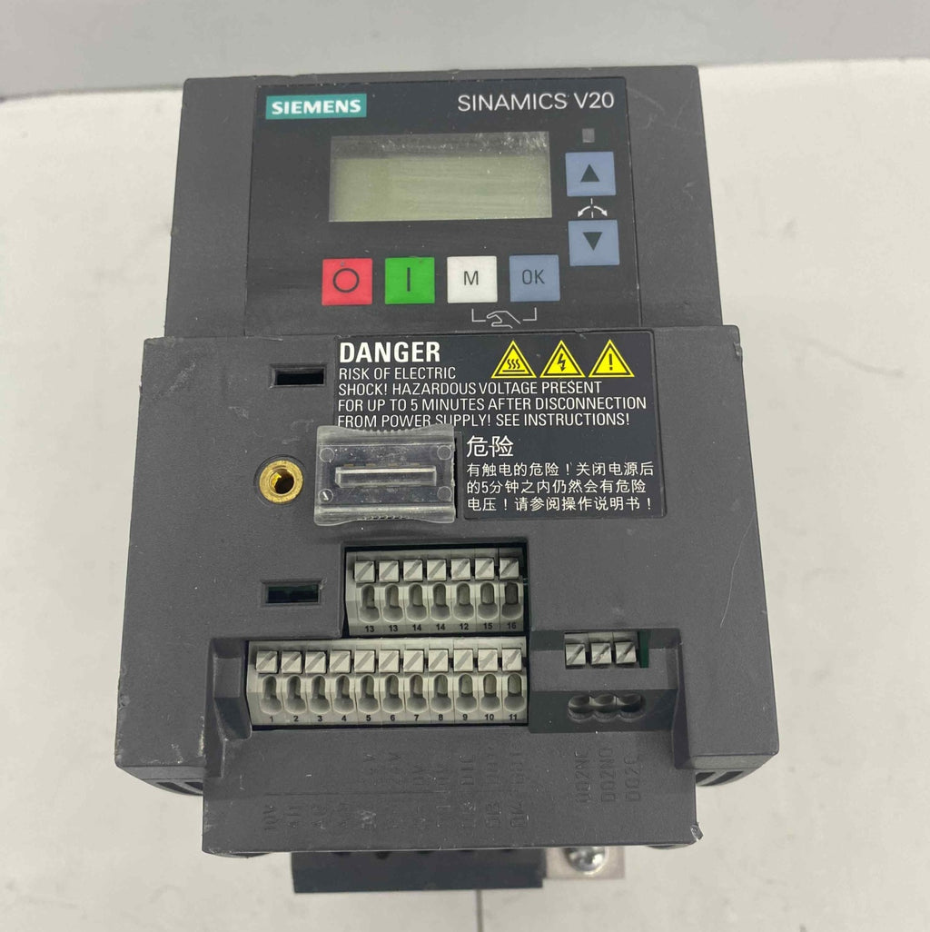 SIEMENS 6SL3 210-5BB21-5UV1 6SL3210-5BB21-5UV1 240V 1.5KW  SÜRÜCÜ