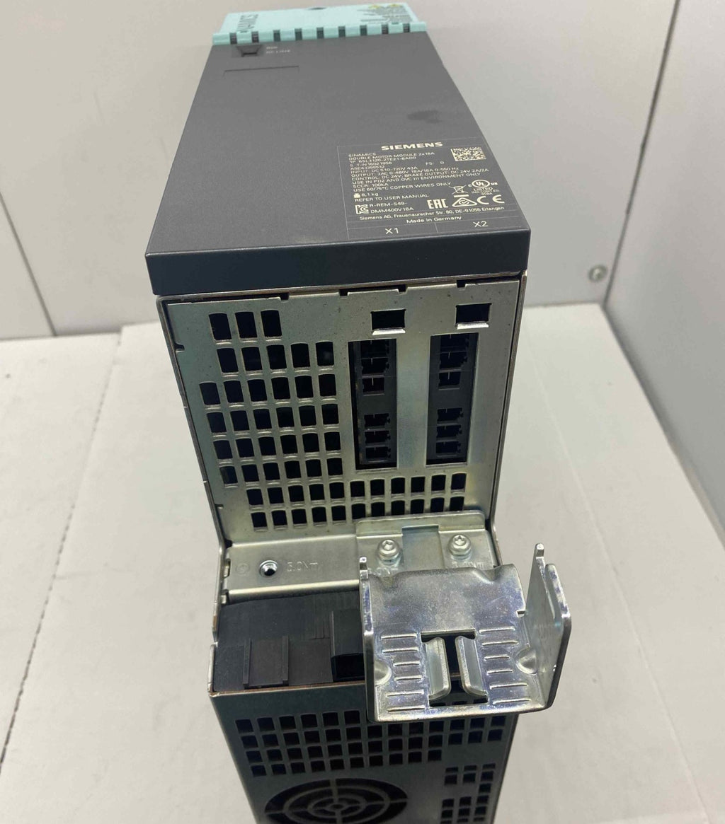 SIEMENS 6SL3 120-2TE21-8AD0    SERVO SÜRÜCÜ