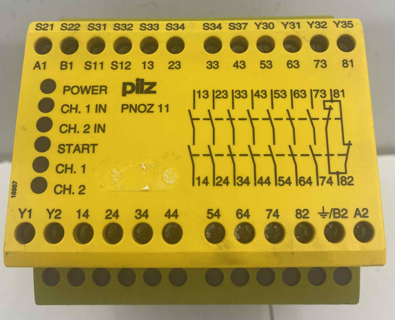 PILZ PNOZ 11 7S/1Ö 774080 EMNİYET RÖLESİ