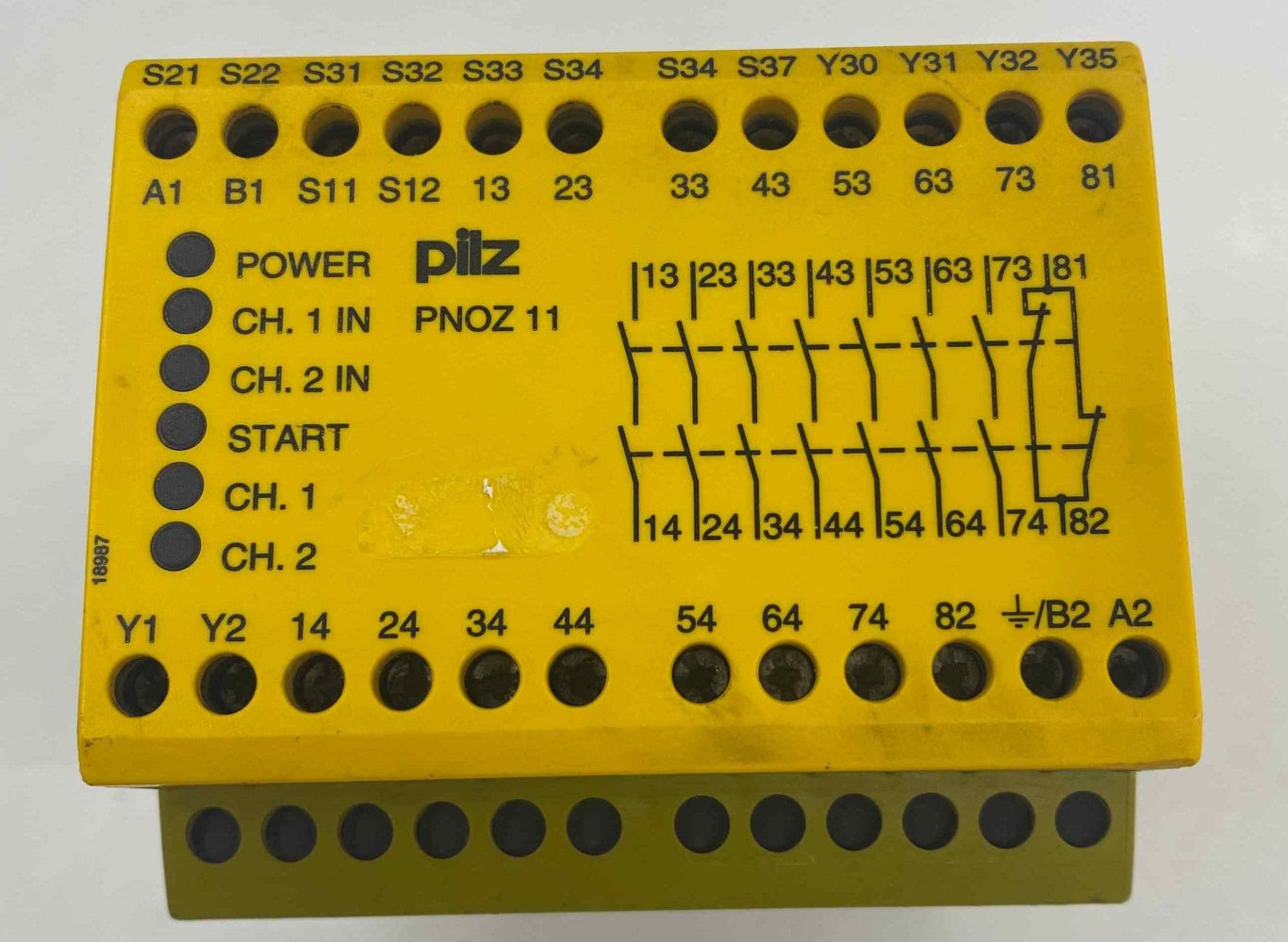 PILZ PNOZ 11 7S/1Ö 774080 EMNİYET RÖLESİ