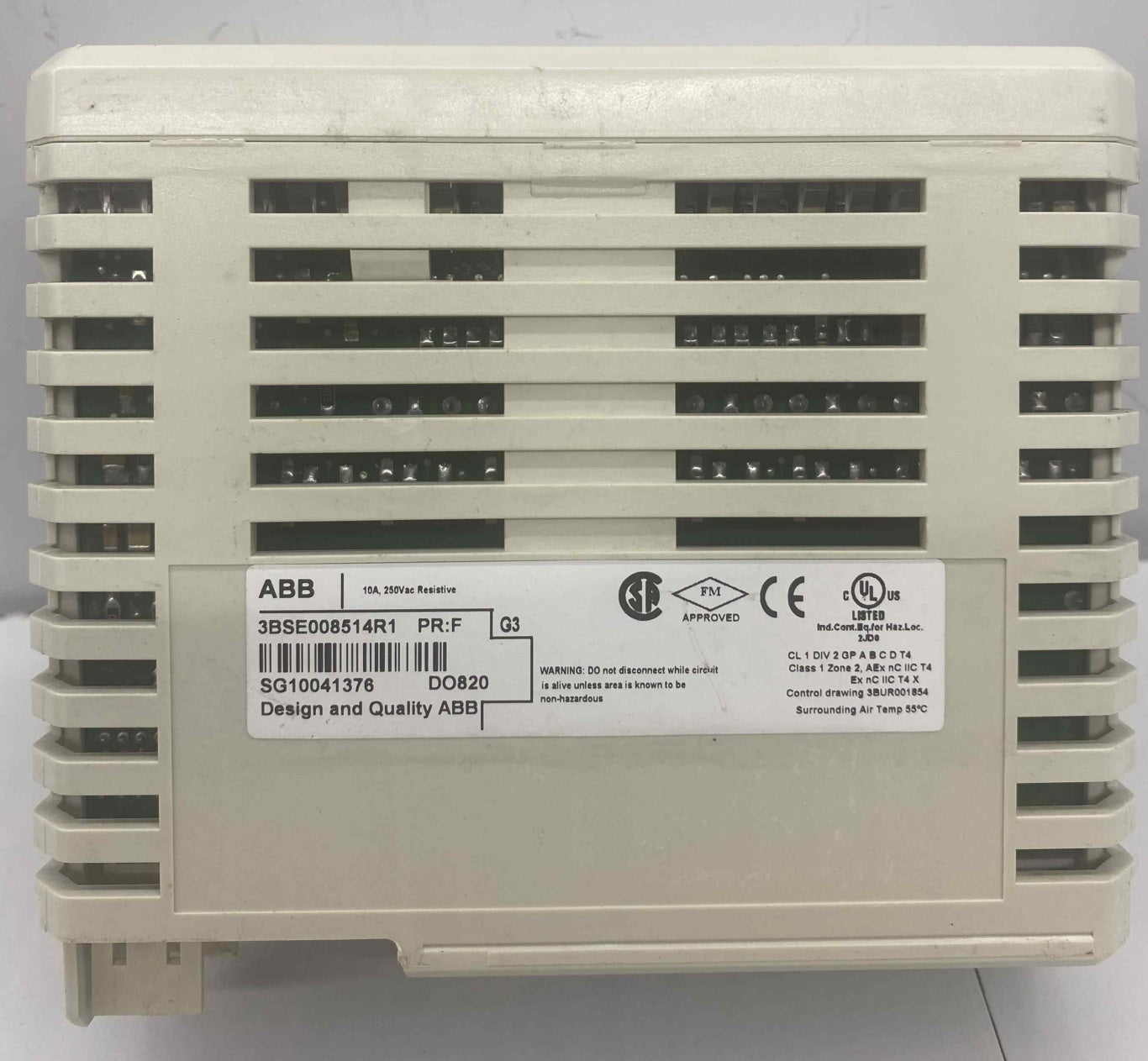 ABB 3BSE008514R1 DO820    24-250V PLC MODUL