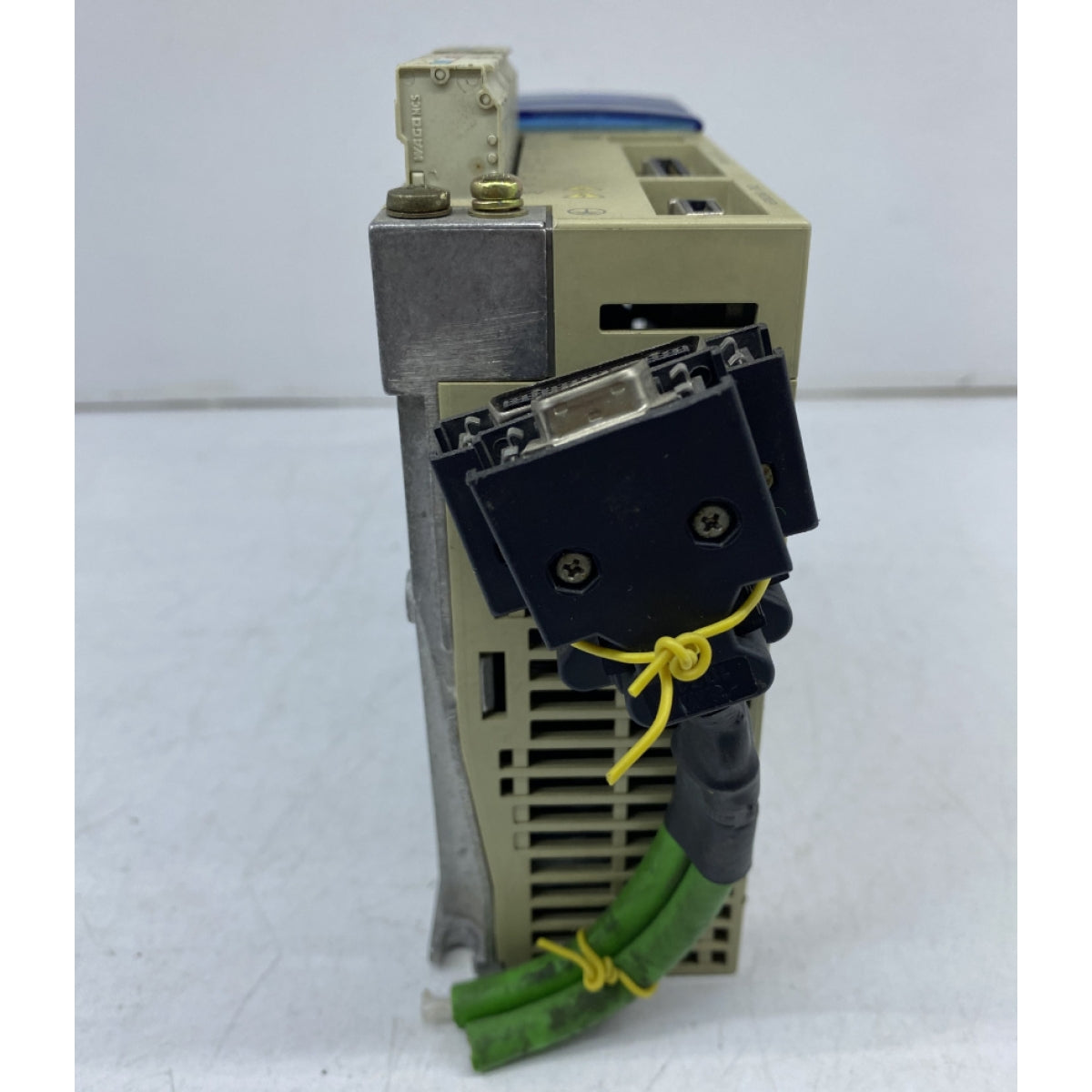OMRON R7D-AP01H 230V 0.13KW SERVO DRIVE
