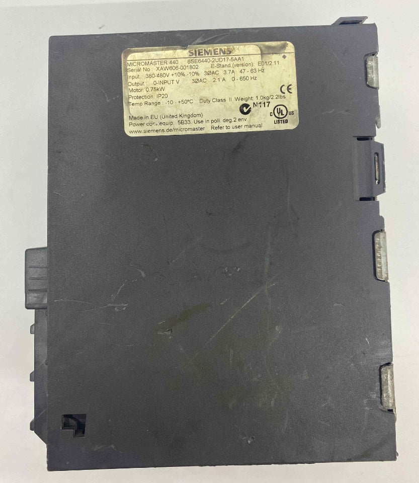 SIEMENS 6SE6 440-2UD17-5AA1 6SE6440-2UD17-5AA1 480V 0.75KW  SÜRÜCÜ