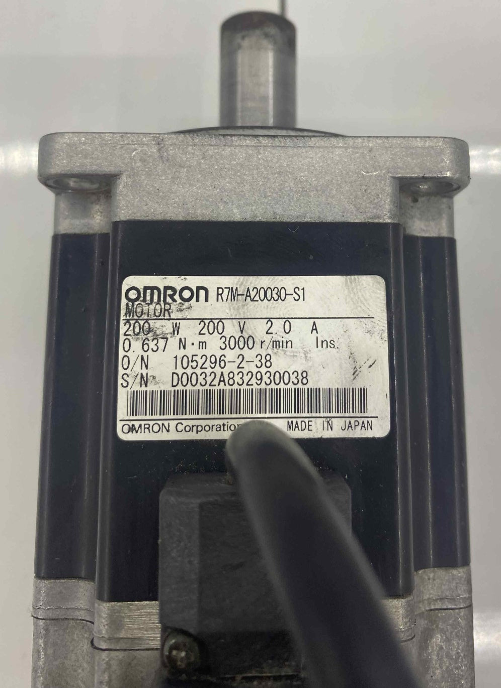 OMRON R7M-A20030-S1  SERVO MOTOR