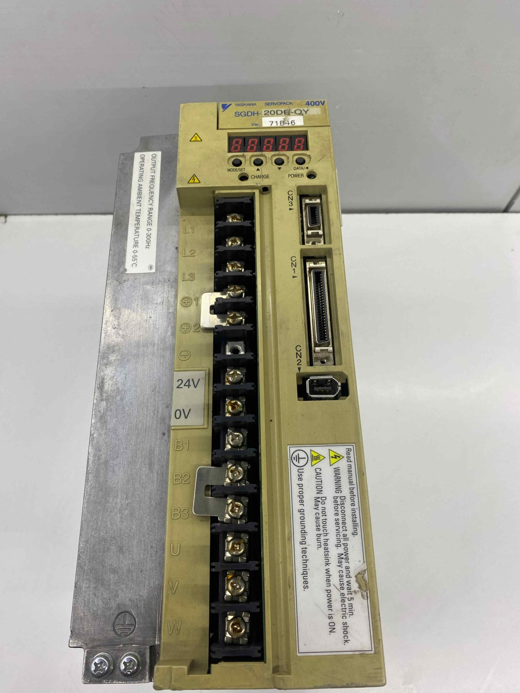 YASKAWA SGDH-20DE-OY  480V 2KW  SERVO SÜRÜCÜ