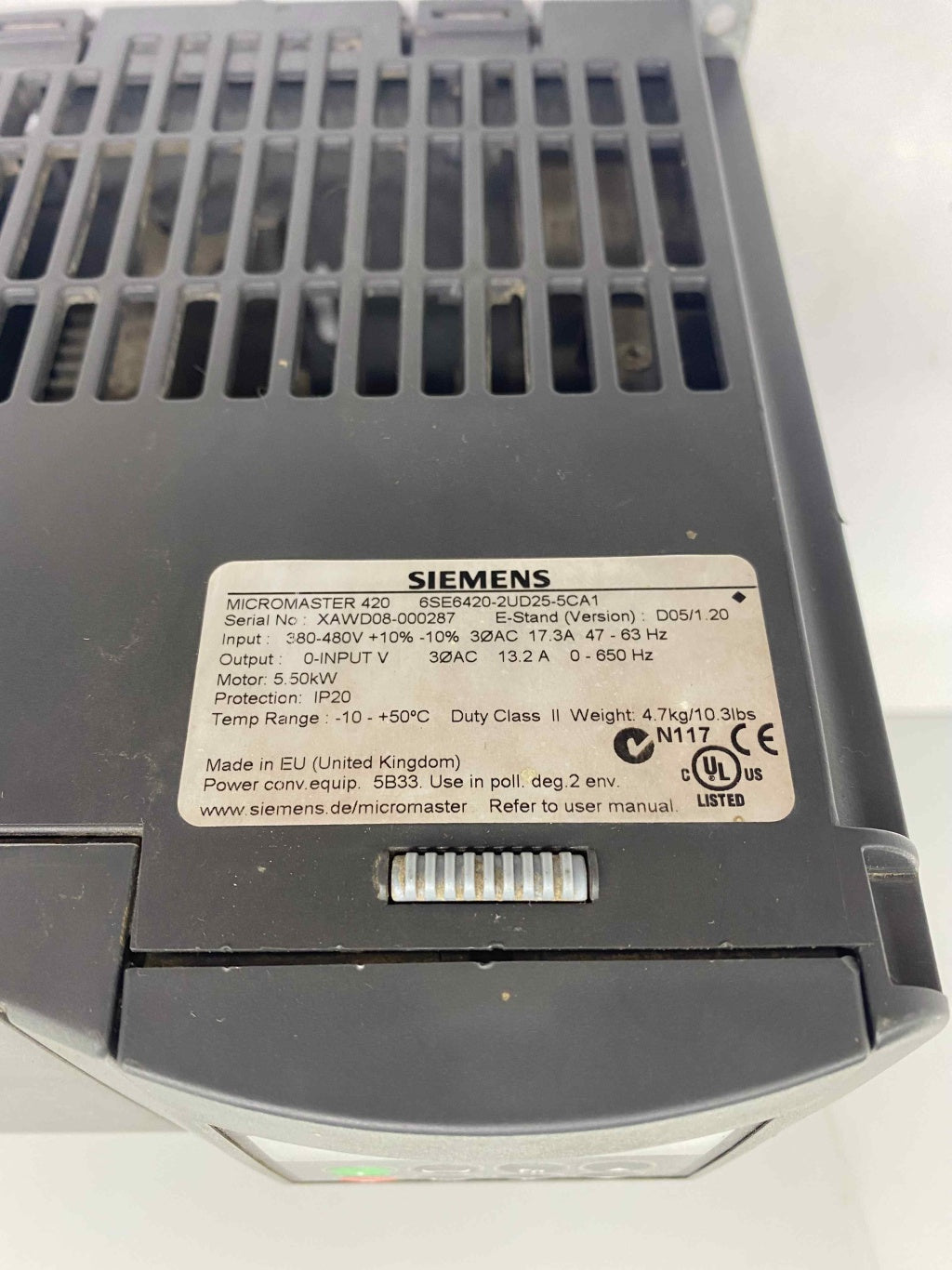 SIEMENS 6SE6 420-2UD25-5CA1 6SE6420-2UD25-5CA1 380V 5.5KW  SÜRÜCÜ