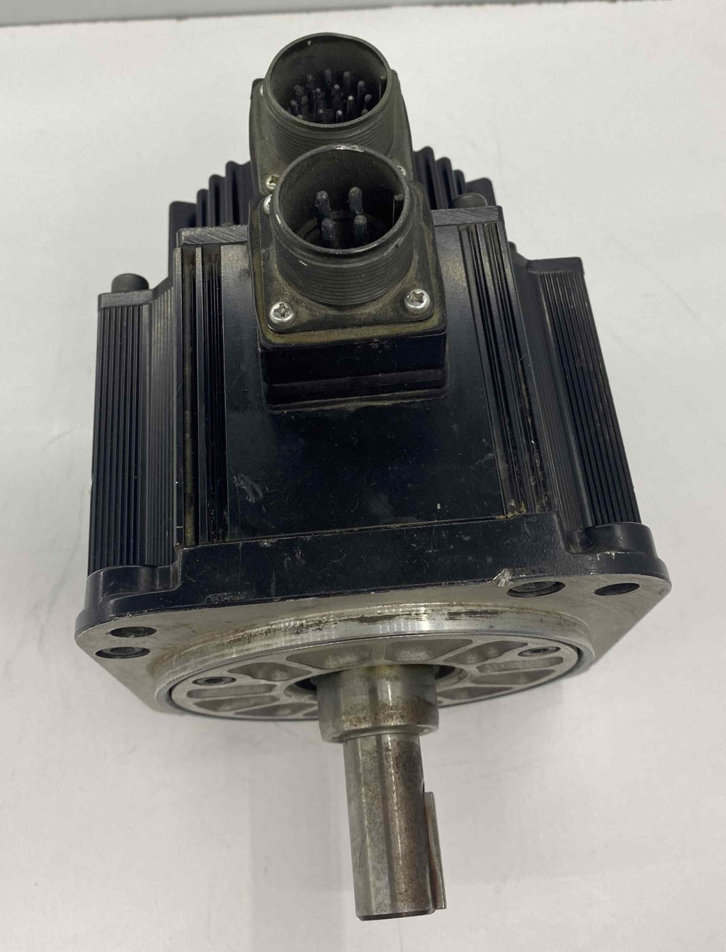 YASKAWA SGMG-05V2AB 450W SERVO MOTOR