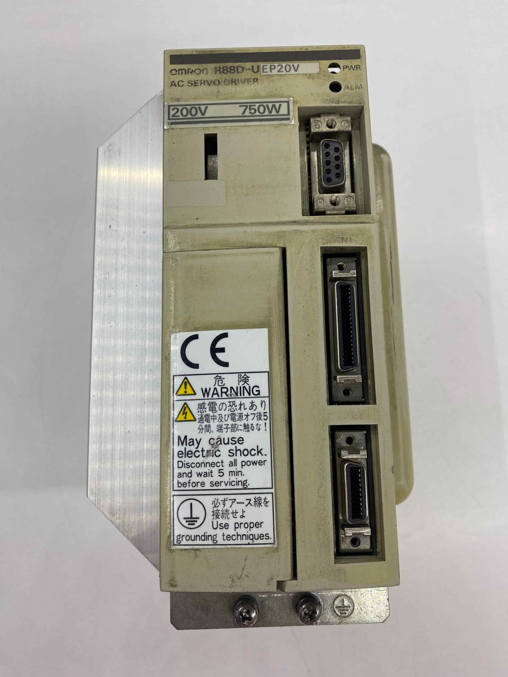 OMRON R88D-UEP20V  200 V 750W  SERVO SÜRÜCÜ