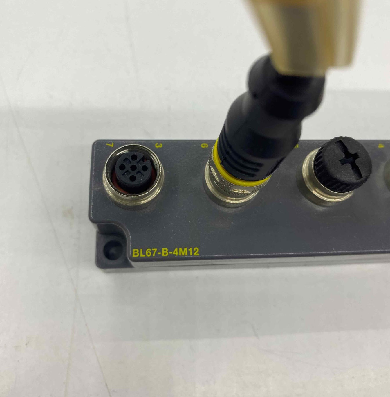 TURCK BL67-B-4M12   PLC TERMİNAL BLOK