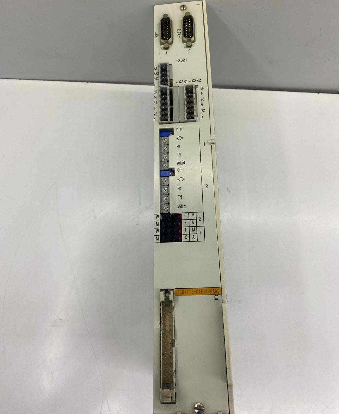 SIEMENS 6SN1118-0AE11-0AA0 SERVO SÜRÜCÜ