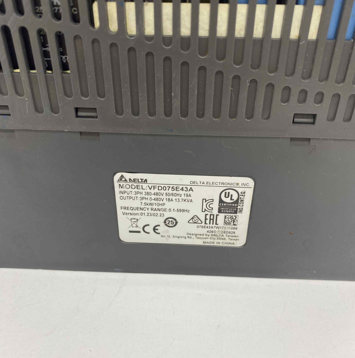 DELTA VFD075E43A PLC