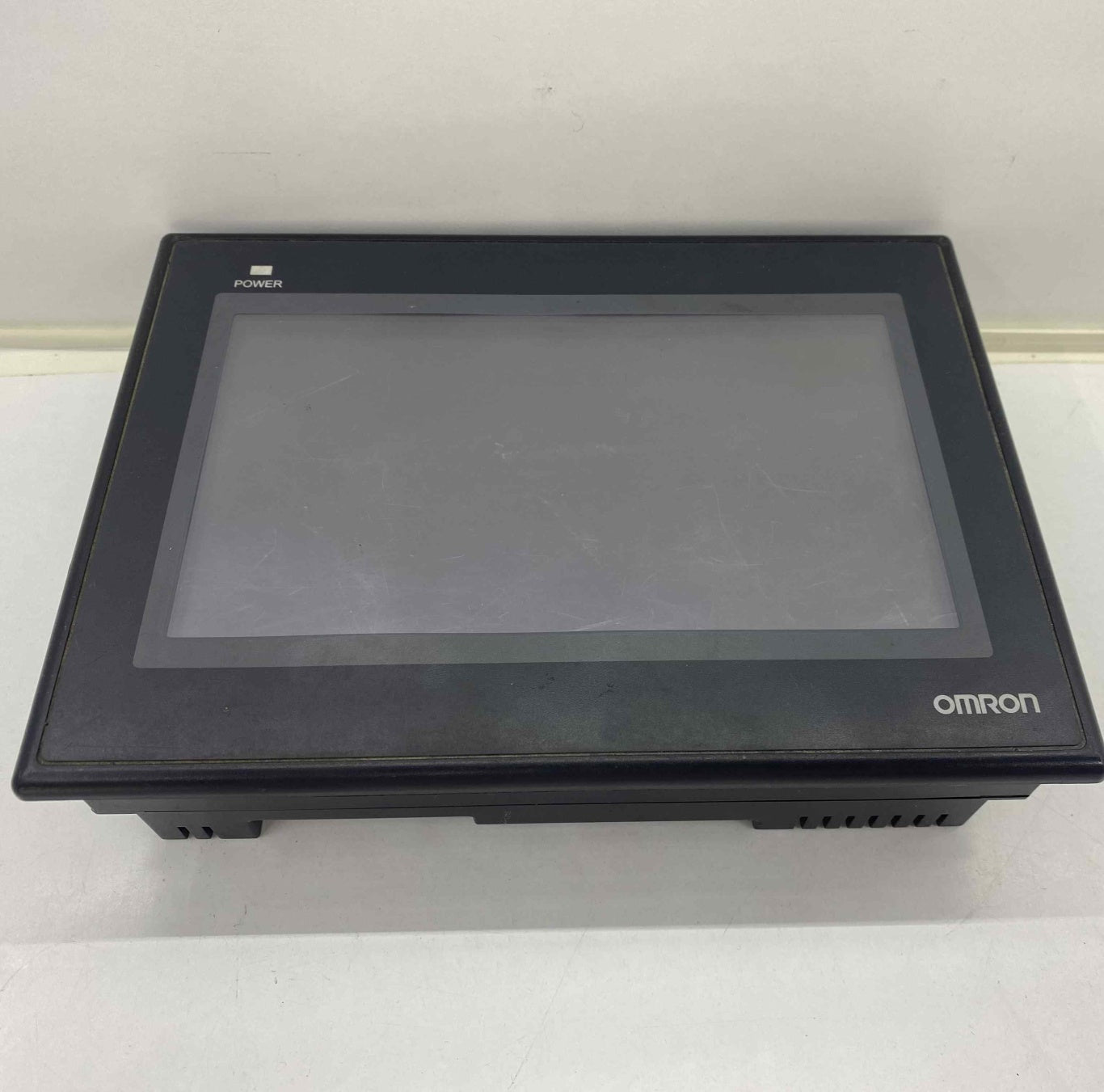 OMRON NB7W-TW00B EKRAN