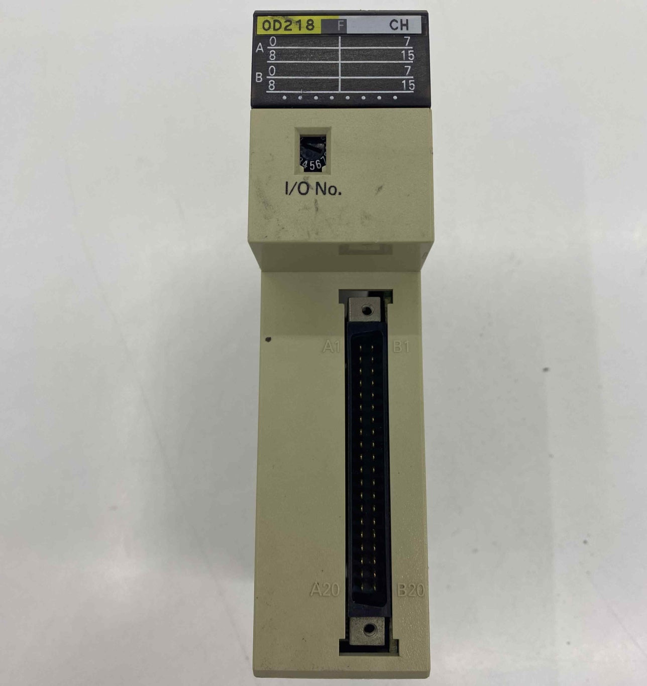 OMRON C200H-OD218 PLC