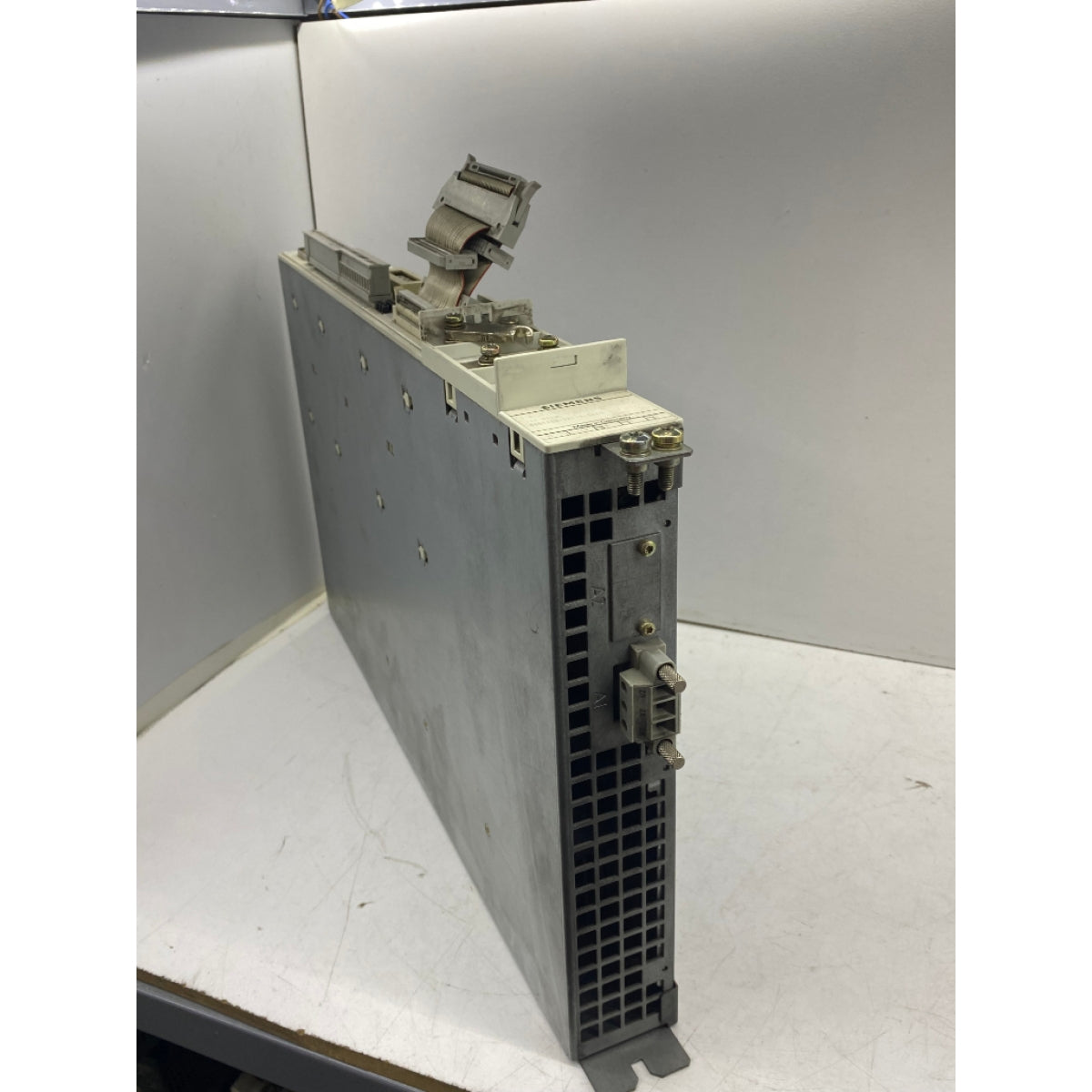 SIEMENS 6SN1130-1AA11-0AA0 SERVOANTRIEB