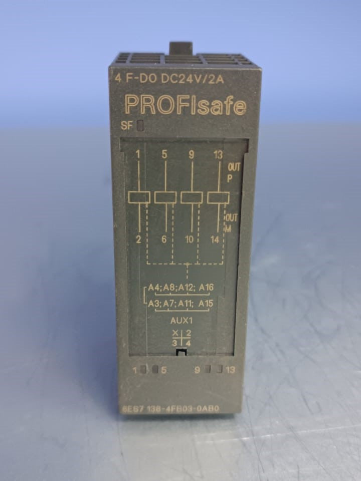SIEMENS 6ES7 138-4FB03-0AB0 PLC