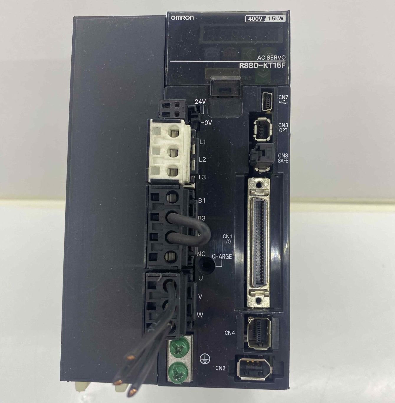 OMRON R88D-KT15F  SERVO SÜRÜCÜ