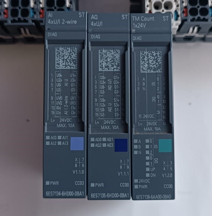 SIEMENS 6ES7 134-6HD00-0BA1 PLC
