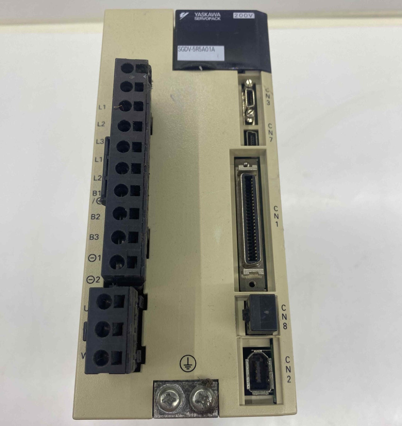 YASKAWA SGDV-5R5A01A SERVO SÜRÜCÜ