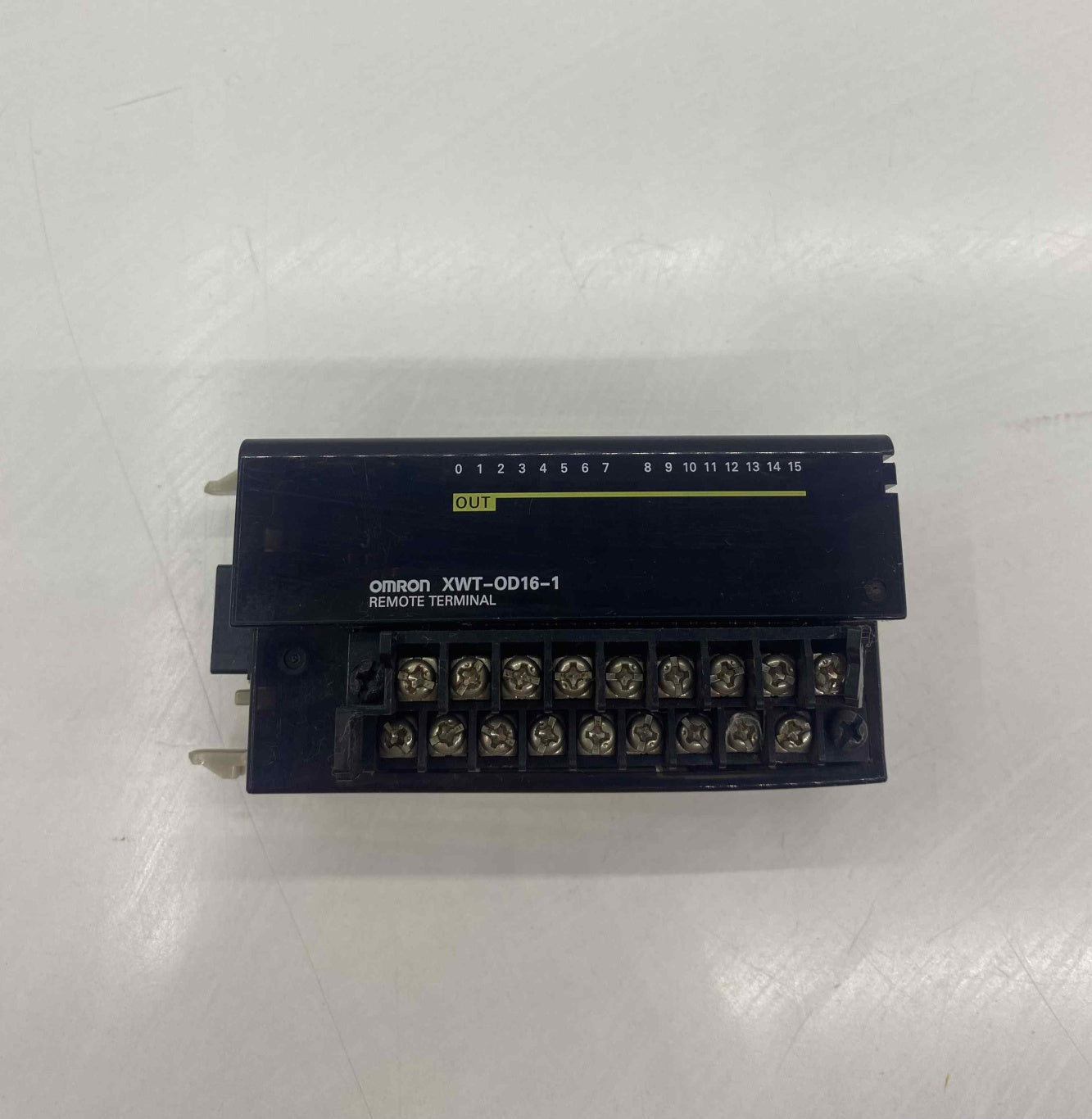 OMRON XWT-OD16-1 MODÜL