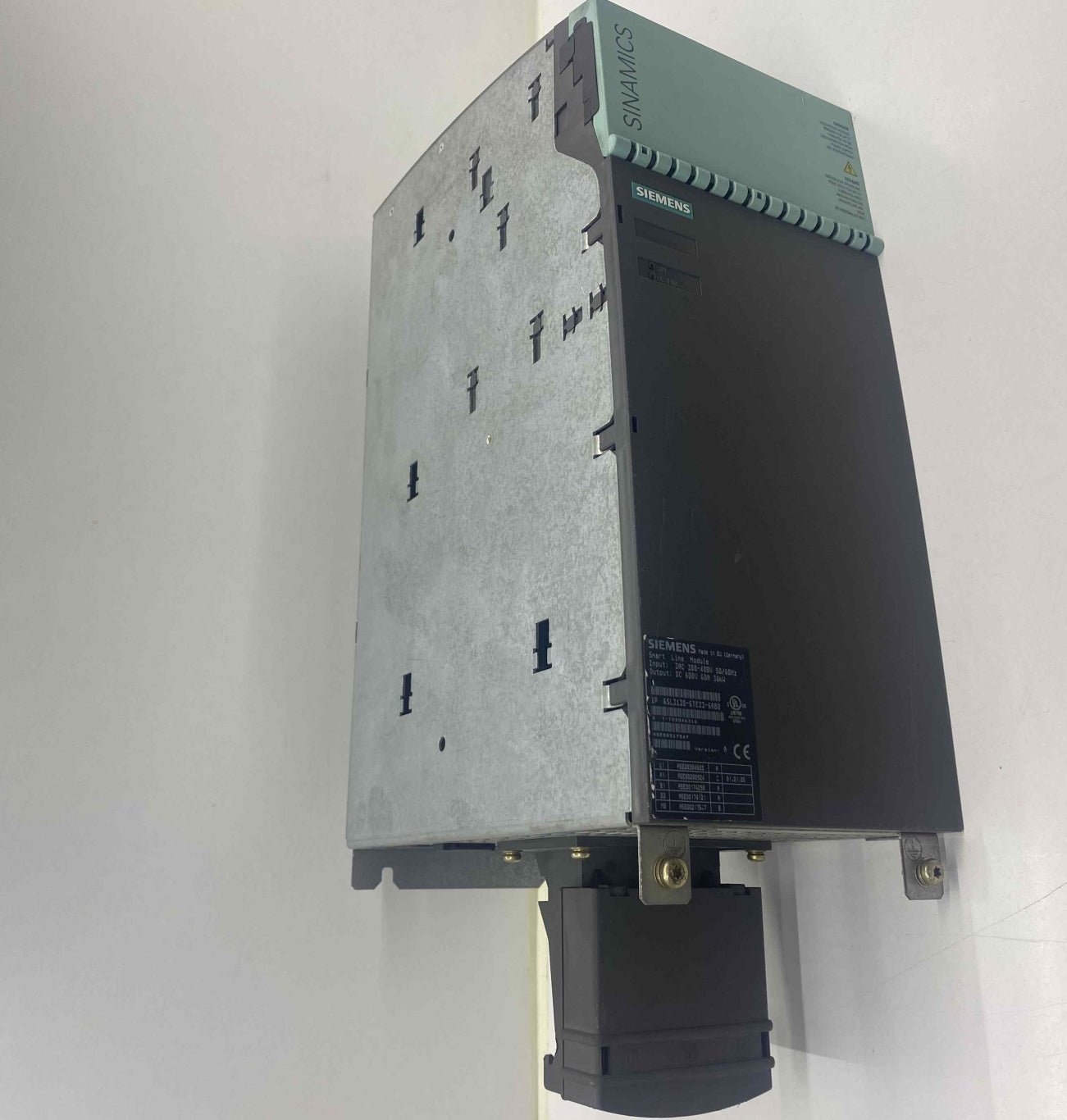 SIEMENS 6SL3130-6TE23-6AB0 SERVO MOTOR