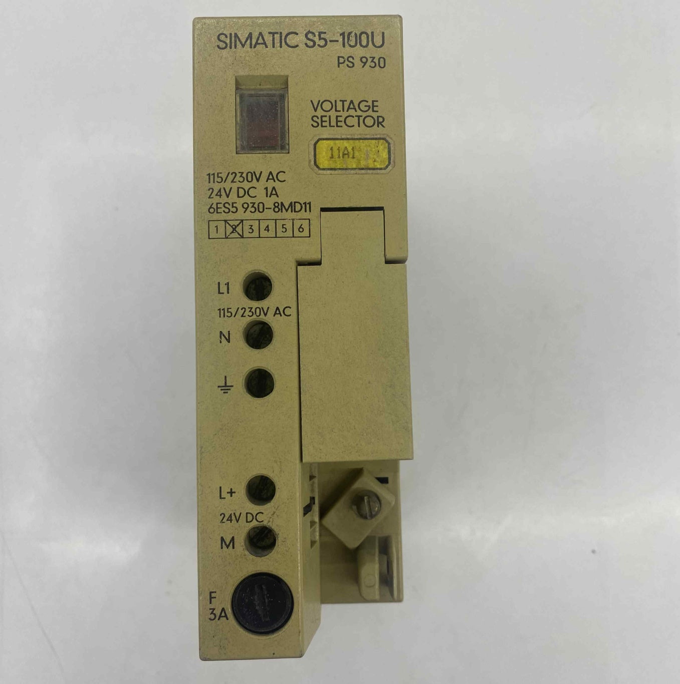 SIEMENS 6ES5 930-8MD11 PLC