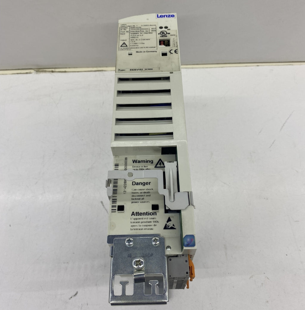 LENZE E82EV152-2C000 SERVO SÜRÜCÜ